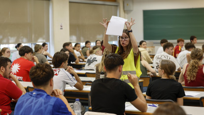 Imagen de un examen de la PAU en Valencia.