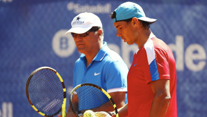 Toni Nadal y Rafa Nadal juntos en un entrenamiento