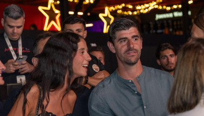 Victoria de Marichalar, junto a Courtois