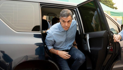 El presidente del Gobierno, Pedro Sánchez, visita el Puesto de Mando Avanzado de la zona afectada por los incendios forestales de la sierra oeste