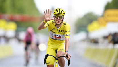Tadej Pogadcar tras ganar su quinto Tour de Francia