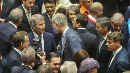 El Rey con Alberto Núñez-Feijoo en Lima, en la toma de posesión de Keiko Fujimori