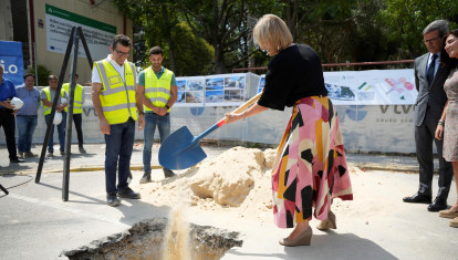 La alcaldesa de Jerez de la Frontera, María José García-Pelayo, participa en el acto de colocación de la primera piedra del futuro Centro de Referencia Aeroespacial de Andalucía