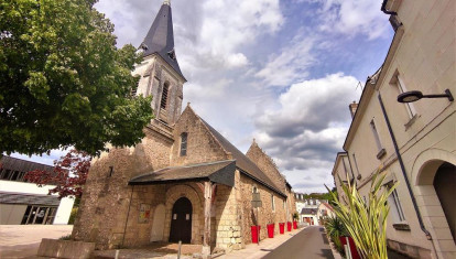 La iglesia de Saint Symphorien en Chambray-Les-Tours