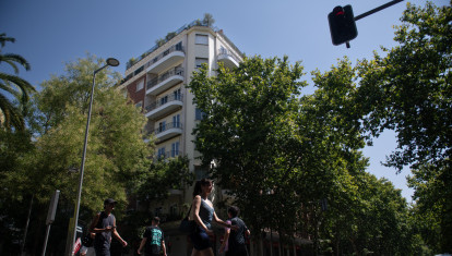 Fachada del ático en el barrio de Chamberí adquirido por la Comunidad de Madrid
