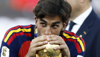 Ferrán Torres, en una foto de archivo instantes antes de coronarse campeón del Mundo