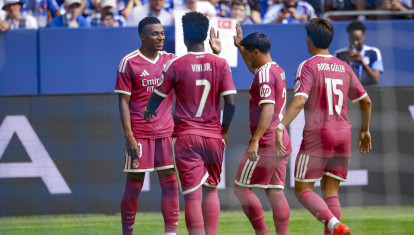 Kylian Mbappé celebra su gol ante el Schalke 04