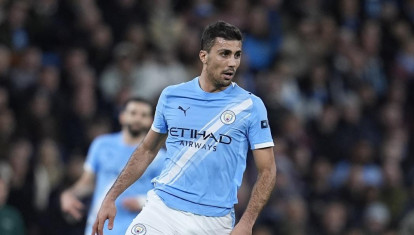 Rodri durante un partido con el Manchester City