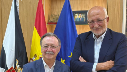 Imagen de Juan Roig con Juan Jesús Vivas en Ceuta.