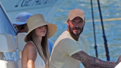 Victoria y David Beckham en su yate por Italia