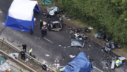 Imagen aérea del accidente en el que han muerto siete personas en Inglaterra