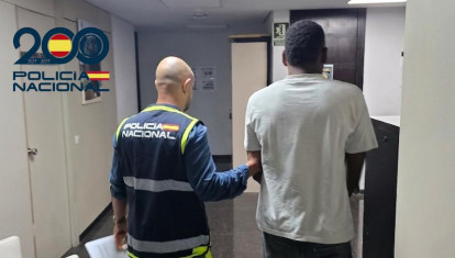 Uno de los individuos detenidos