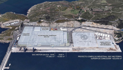 La fábrica está ubicada en la margen izquierda de la ría de Ferrol