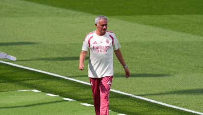 José Mourinho, durante un entrenamiento con el Real Madrid