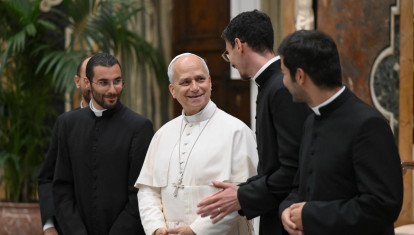 El Santo Padre, ayer jueves, con seminaristas de Apulia