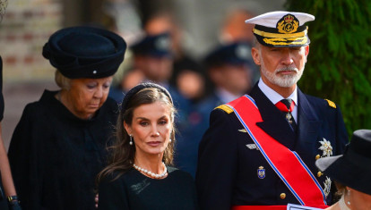 Los Reyes Felipe y Letizia, a la salida de la catedral de Oslo tras el funeral de Estado del rey Harald V