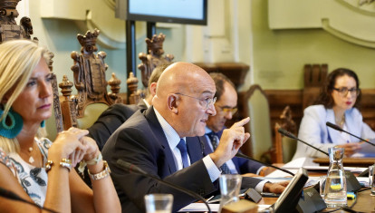 La líder de Vox en Valladolid, Irene Carvajal, y el alcalde, el 'popular' Jesús Julio Carnero