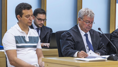 Un momento del juicio que se sigue en la Audiencia Provincial, por el asesinato a cuchilladas de un hombre en octubre de 2024 en Aranda de Duero (Burgos), suegro del acusado, para el que el Ministerio Fiscal pide casi 30 años de prisión. EFE/ Santi Otero