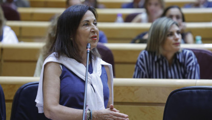 La ministra de Defensa, Margarita Robles, en la sesión de control en el Senado