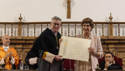 La Universidad Pontificia de Salamanca entrega la Medalla de Oro a María San Gil Noain