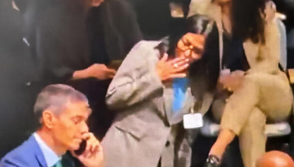 AME9604. NUEVA YORK (ESTADOS UNIDOS), 22/09/2026.- Captura de video tomado de rastreo de redes que muestra a la presidenta encargada de Venezuela, Delcy Rodríguez (c-d), saludando al jefe del Gobierno español, Pedro Sánchez (c-i), durante la 81ª Asamblea General de Naciones Unidas, este martes en Nueva York (Estados Unidos). Sánchez, garantizó a Rodríguez, el compromiso de España con su país y con el futuro de la región. EFE/ Rastreo Redes /SOLO USO EDITORIAL/ NO VENTAS/ SOLO DISPONIBLE PARA ILUSTRAR LA NOTICIA QUE ACOMPAÑA (CRÉDITO OBLIGATORIO) MÁXIMA CALIDAD DISPONIBLE