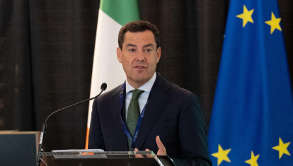El presidente de la Junta de Andalucía, Juanma Moreno, interviene en la reunión de la Mesa del Comité de las Regiones (CdR) que se celebra en la ciudad de Mullingar, en Irlanda