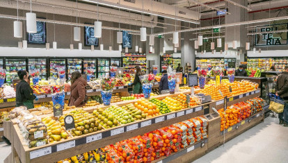 Interior de supermercado.