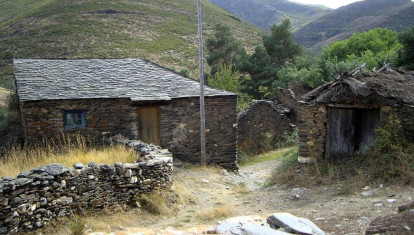 Una vivienda de Villarino, en el municipio leonés de Truchas