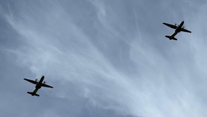 Dos aviones C-295 del Ejército del Aire y del Espacio sobrevuelan la zona de Barquillo, en Madrid