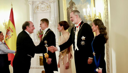 Ignacio Galán saluda a los Reyes y al presidente de Finlandia y a su esposa
