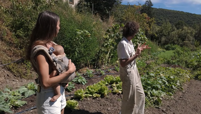Paula y Álex muestran la finca en la que viven