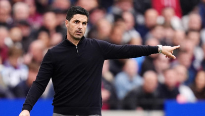 Mikel Arteta, en un partido dirigiendo al Arsenal