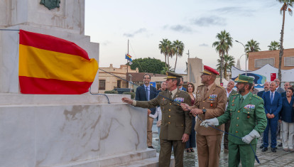 Un gran monumento frente al Palacio de la Asamblea de Melilla rinde tributo a los soldados que acudieron en su auxilio tras Annual