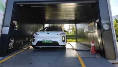 Un coche chino en un puesto de recarga (imagen de referencia)