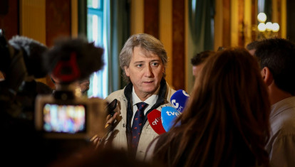 El líder del PSOE de Castilla y León, Carlos Martínez, esta semana, atiende a la prensa