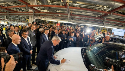 La industria española y la china celebra el inicio del producción del B10, primer coche chino fabricado en España