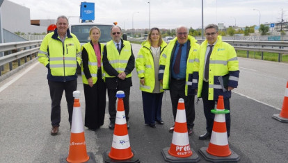 Pere Navarro presenta en España de esta nueva generación de señales de carretera conectadas