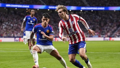 Lisandro Martínez y Pablo Barrios en el Atlético de Madrid - Mánchester United de la fase de liga de Champions League