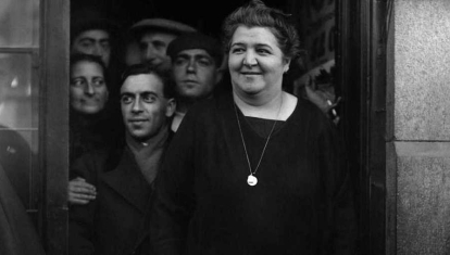 Manolita de Pablo, Doña Manolita, en su administración de la Gran Vía en torno a 1935 | Lotería de Navidad 2021 EFE ARCHIVO
