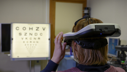El simulador SimVis Gekko puede mostrarle al paciente cómo va a ser su visión una vez sea operado