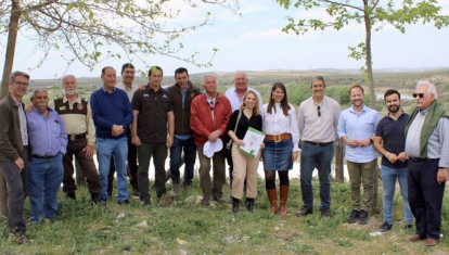 Representantes del PP y cazadores en el coto de la Sociedad de Cazadores de Aguilar de la Frontera (Córdoba) para conocer el Proyecto Framework