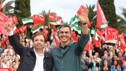Guillermo Fernández Vara junto a Pedro Sánchez en un mitin en esta campaña electoral