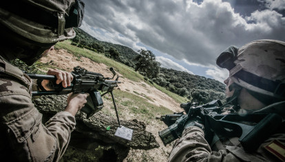 Ejercicios de instrucción de la Armada en el campo de adiestramiento de la Sierra del Retín