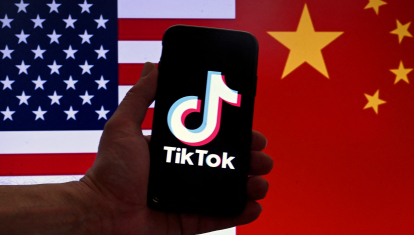 Ilustración de la confrontación entre EE.UU. y China por la aplicación Tik Tok