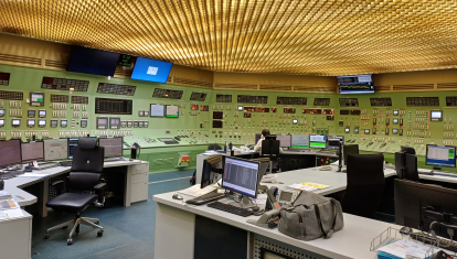 Una de las dos salas de control gemelas de Almaraz