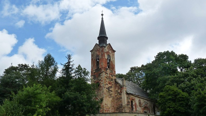 La iglesia de San Jorge en Loková, República Checa