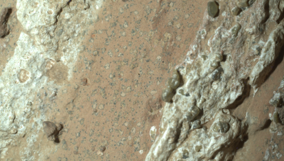 Intrigante roca en Marte