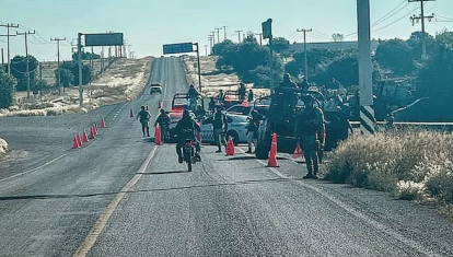 Hallan cinco cuerpos decapitados en una carretera en el centro de México