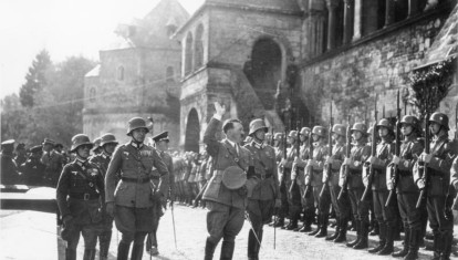 El mayor Rommel junto a Hitler en Goslar el 30 de septiembre de 1934