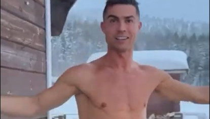 Cristiano Ronaldo felicitó la Navidad bañándose en Laponia a -2 grados